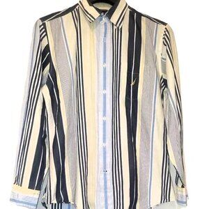 Nautica Men’s long-sleeved dress shirt